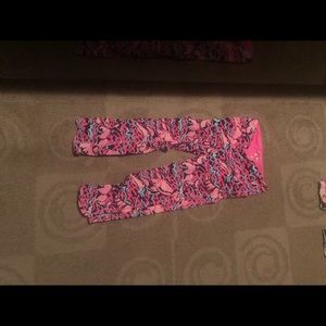 Lilly Pulitzer cropped lobster leggings